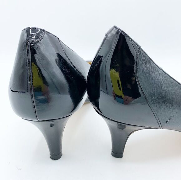 Cole Haan Black and Patent Leather Cap Toe Modest Heel Career Pumps Sz 7.5 - Picture 5 of 15